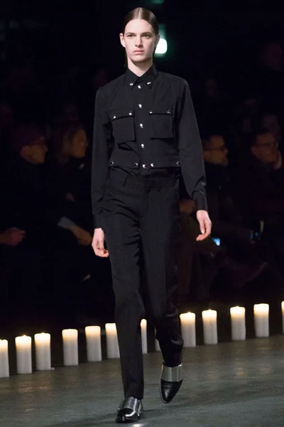 Look 29